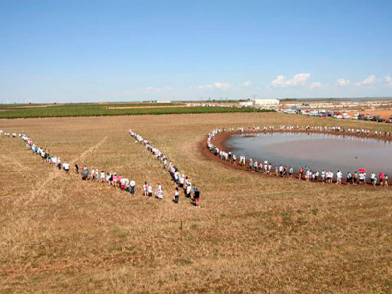 Manifestación en Quintanar del Rey contra las macrogranjas - imagen 1