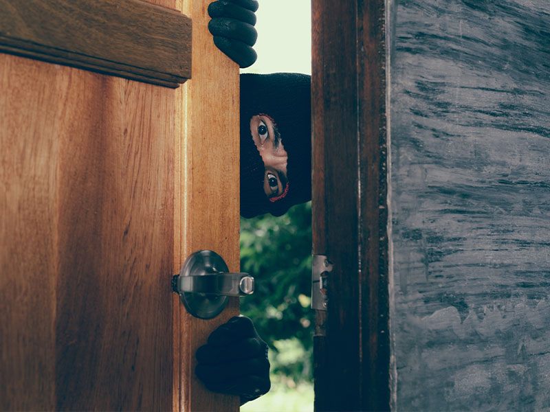 Detenido en Sisante por robar con el propietario dentro - imagen 1