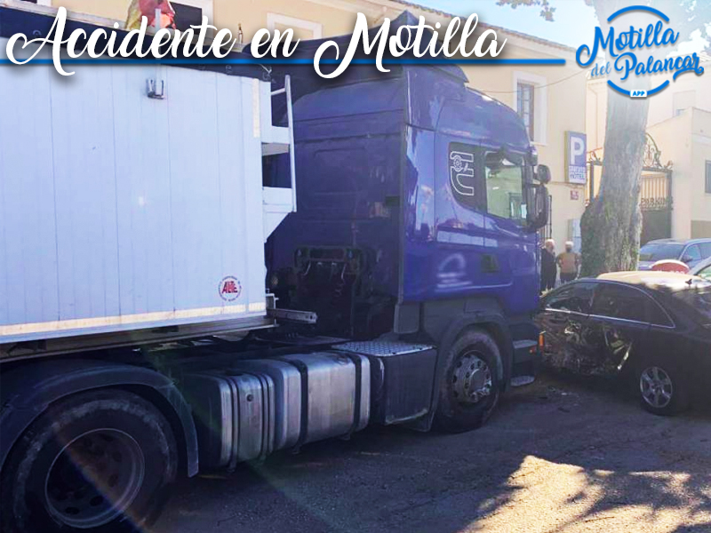 Accidente de camión en Motilla del Palancar con varios vehículos dañados - imagen 1