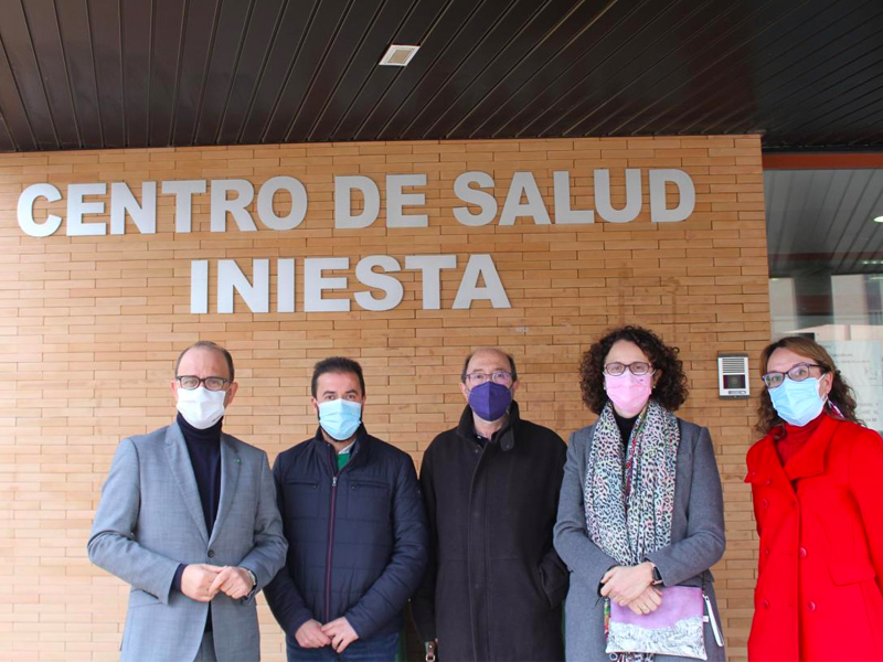 Se refuerza la plantilla del Centro de Salud de Iniesta - imagen 1