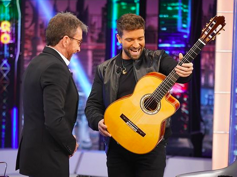 El regalo ‘made in Cuenca’ que emocionó a Pablo Alborán en El Hormiguero - imagen 1