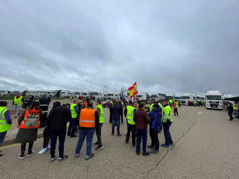 Marcha de camiones por la A3 entre Motilla, Villargordo del Cabriel y Honrubia - imagen 1