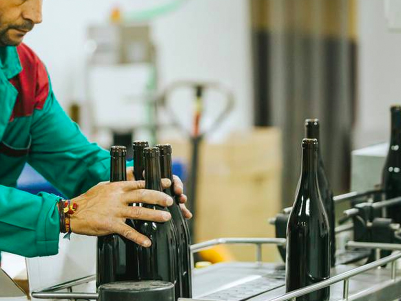 Las embotelladoras de la DO Manchuela tendrán que parar si no llega material - imagen 1