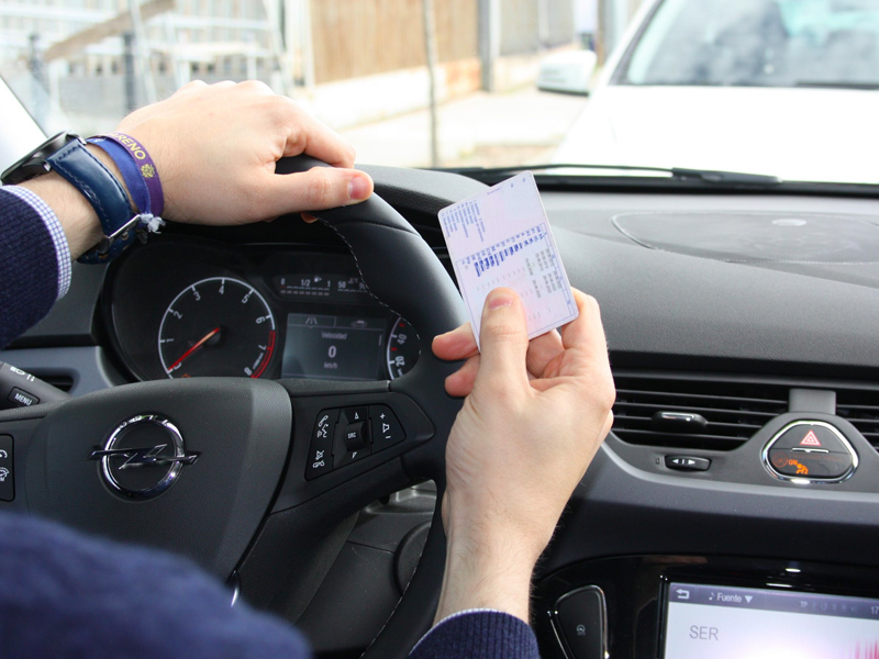 Las autoescuelas esperan un verano «a tope» y Tráfico asegura que hay examinadores para atender la demanda - imagen 1