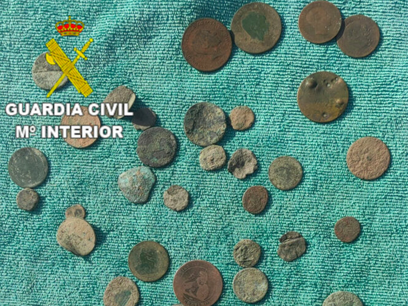 Incautadas y depositadas en el Museo Arqueológico monedas antiguas expoliadas que estaban a la venta en Internet - imagen 1